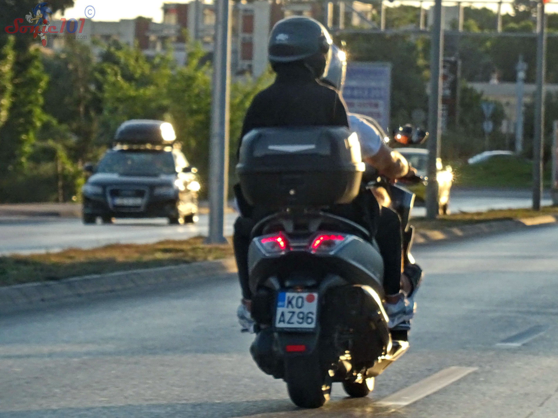 KO AZ96, Kymco Downtown 