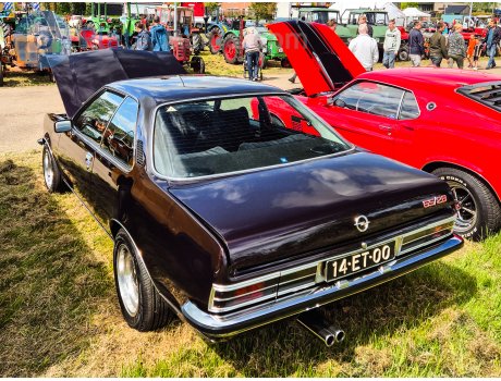 14-ET-00, Opel Commodore