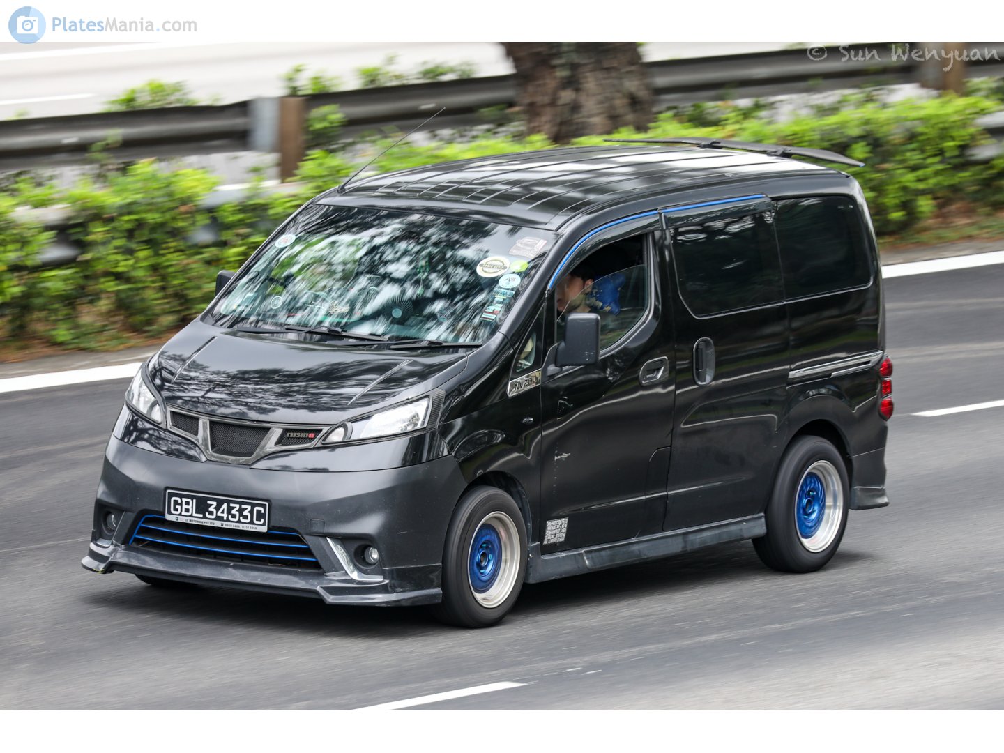GBL 3433 C, Nissan NV200 1st gen (Vanette, Evalia) Passenger Van (M20), 2009–