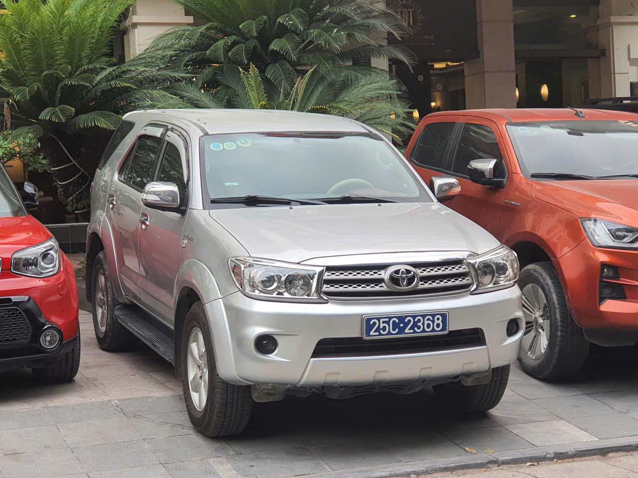 25C-2368, Toyota Fortuner 1st gen (AN50/60), 2004–2011