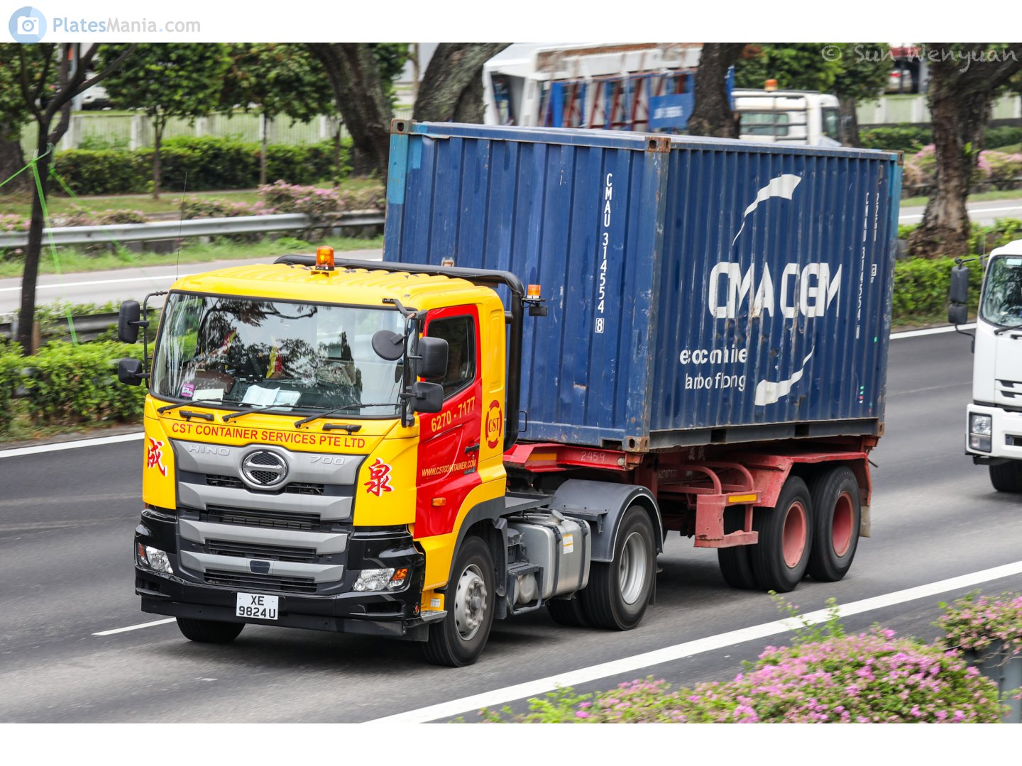 XE 9824 U, Hino 700 Series 