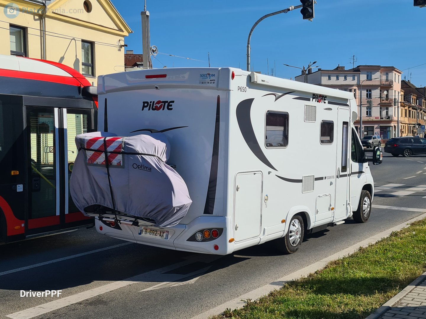 FB-692-AX, Pilote C-Series 