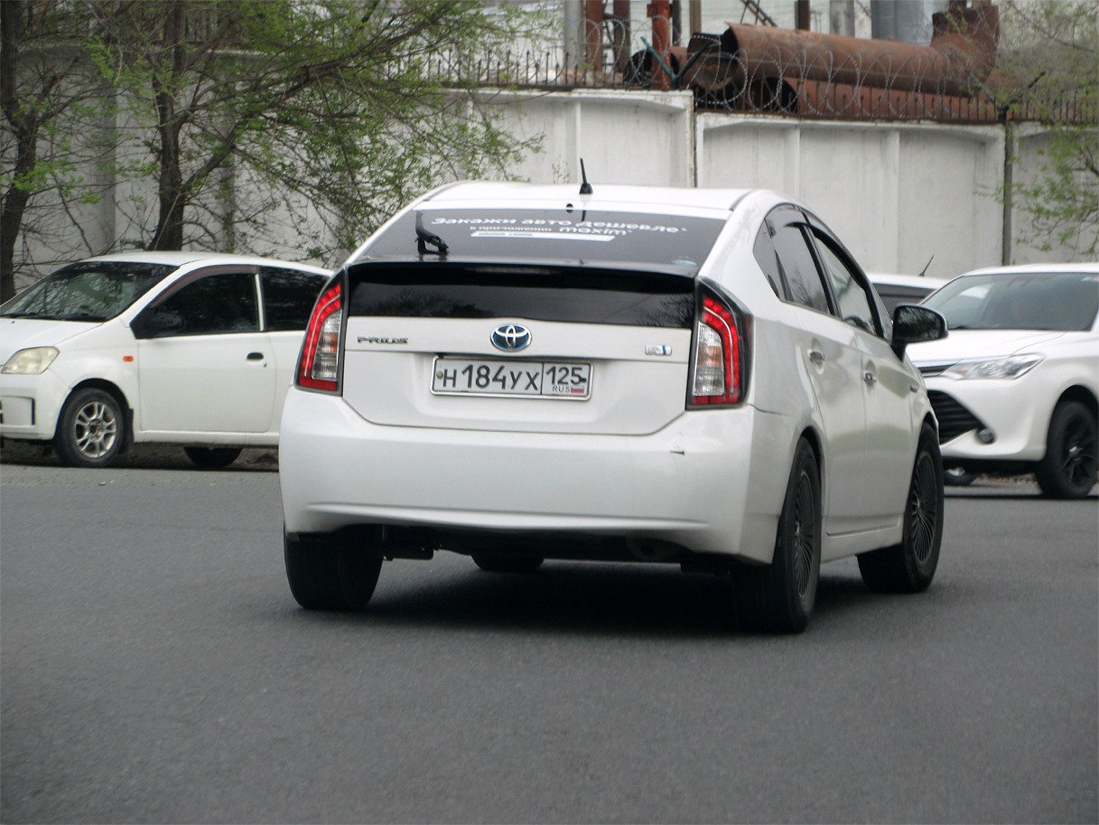 н 184 ух 125, Toyota Prius 3rd gen Liftback (ZVW30), 2009–2015