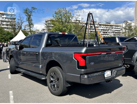 AA 4040 YA, Ford F-150