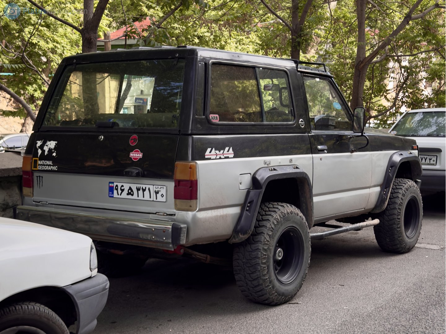 ۹۶ه۳۲۱ ۳۰, Nissan Patrol 3rd gen 3-door SUV (160/260), 1980–2002