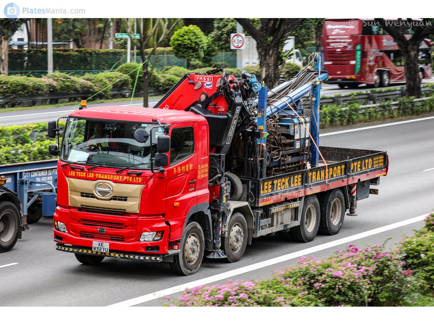 XE 8327 U, Hino 700 Series 