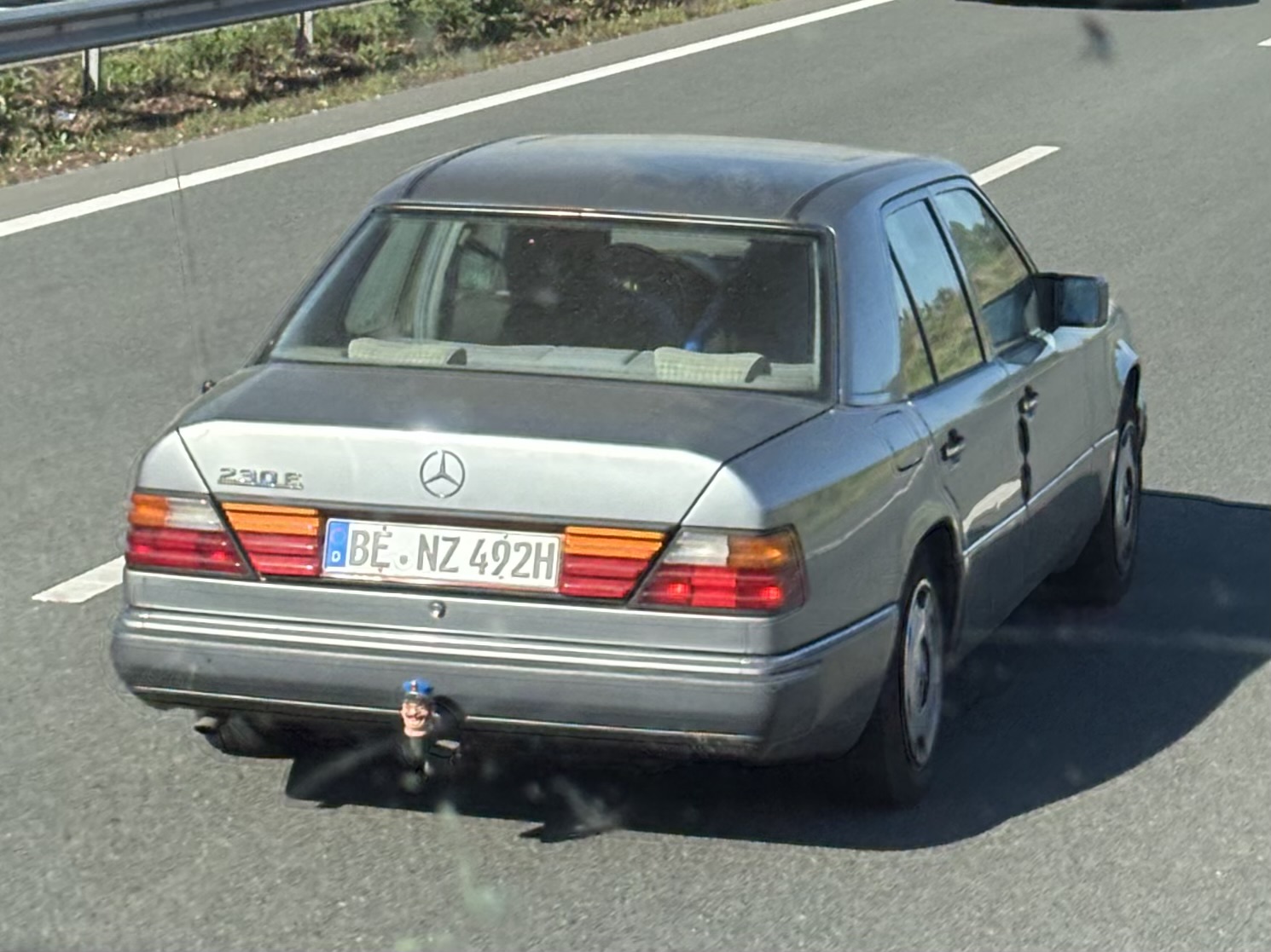 BE NZ 492 H, Mercedes-Benz E-Klasse 1st gen Sedan (W124), 1984­–1995