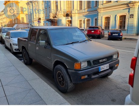 BAZ 335, Isuzu KB