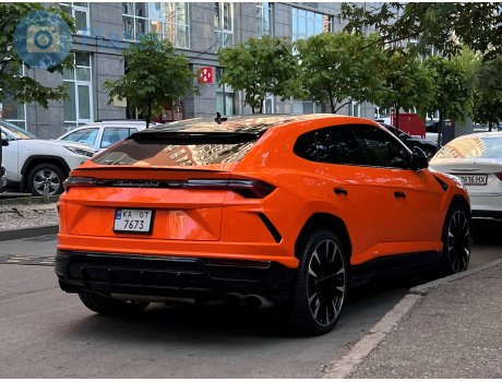 KA 7673 OT, Lamborghini Urus