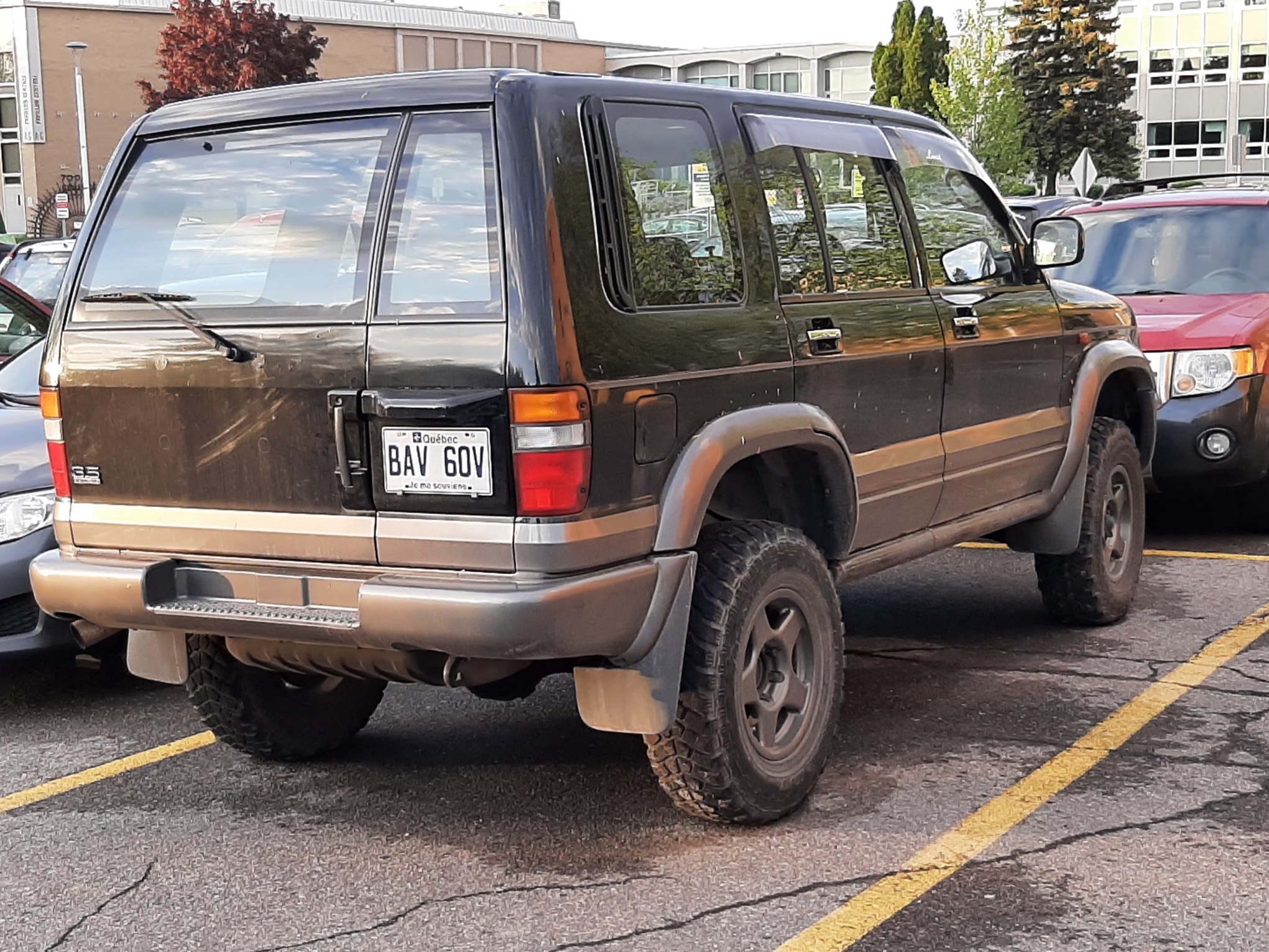 BAV 60V, Isuzu Bighorn 2nd gen 5-door SUV (UBS69), 1991–1998