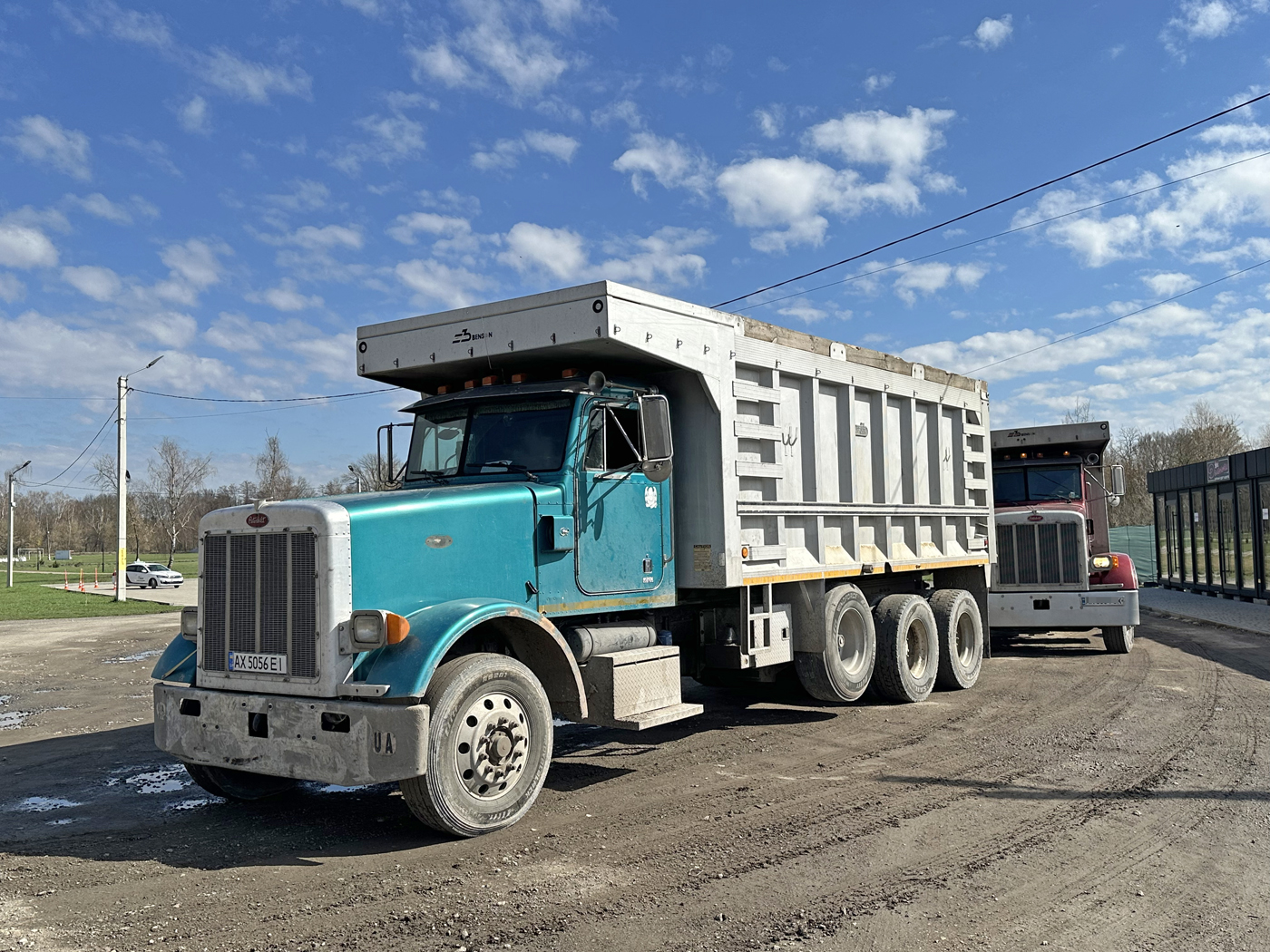 AX 5056 EI, Peterbilt 357 
