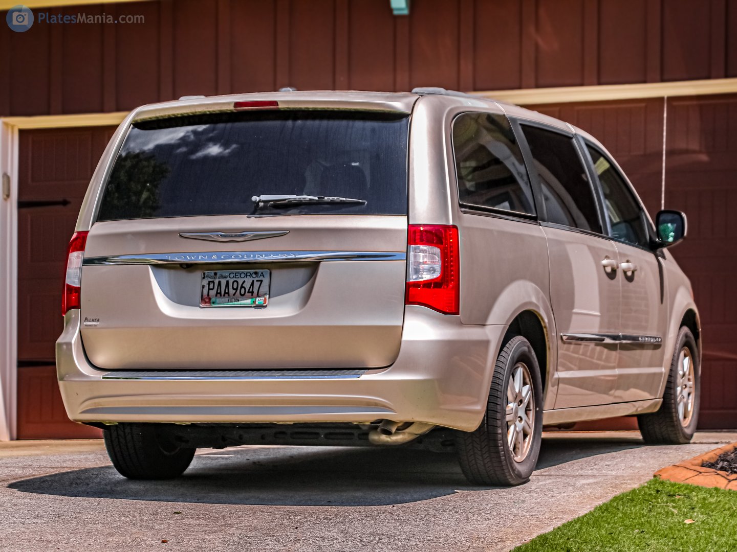 PAA9647, Chrysler Town&Country 5th gen Minivan (RT), facelift, 2010–2016