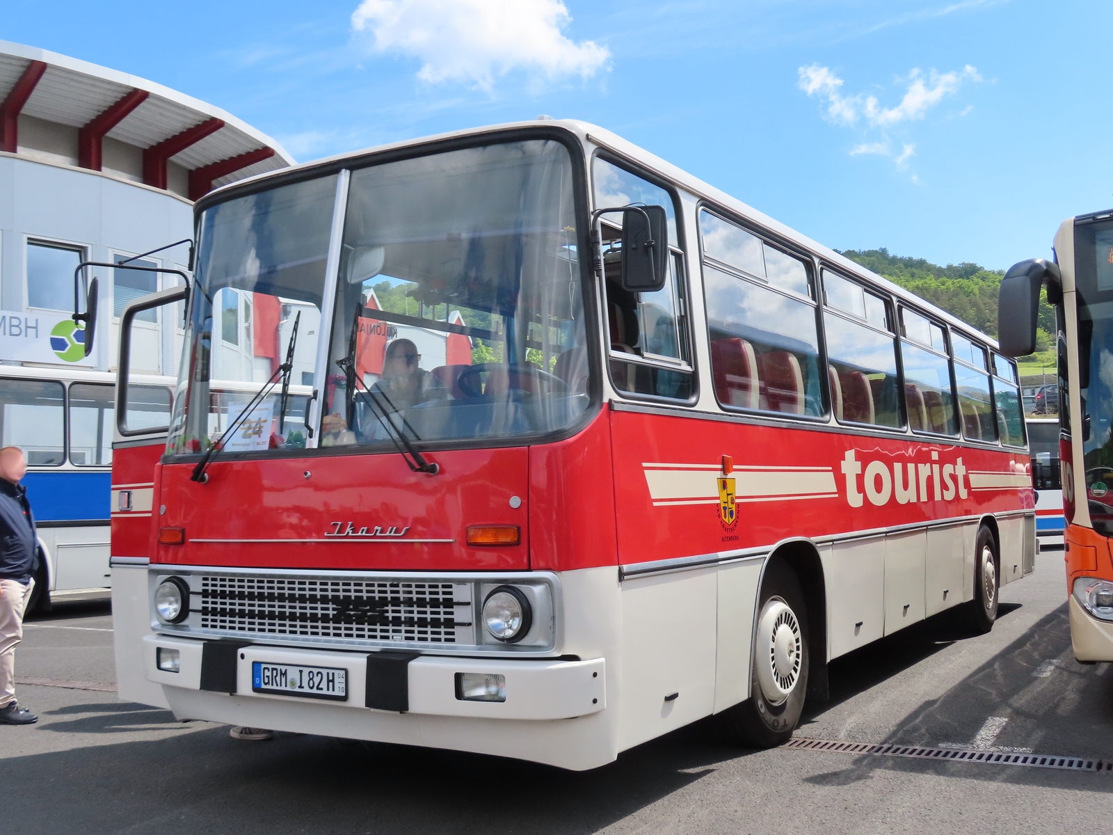 GRM I 82H (04/10), Ikarus 255 