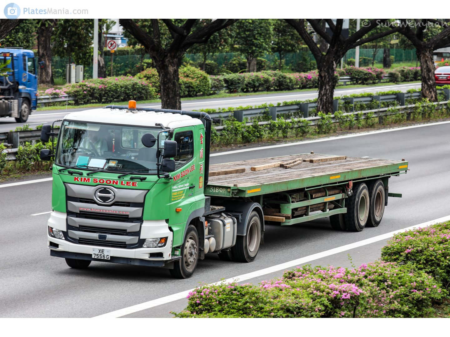 XE 7556 G, Hino 700 Series 