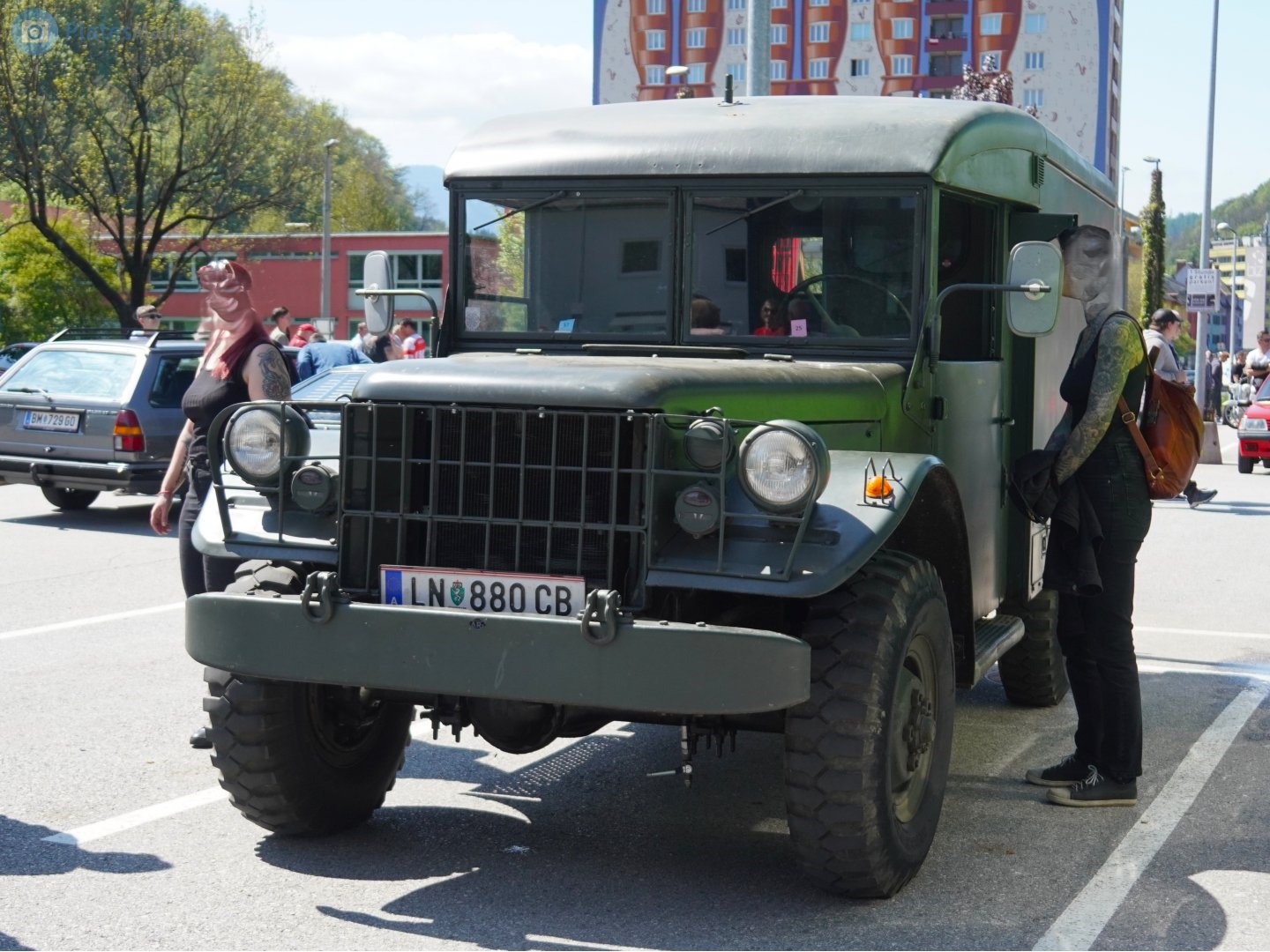 LN 880 CB, Dodge M37 