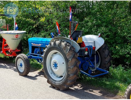 THB-68-B, Fordson Super Dexta