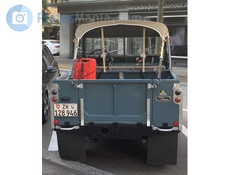ZH 128946, Land Rover Defender