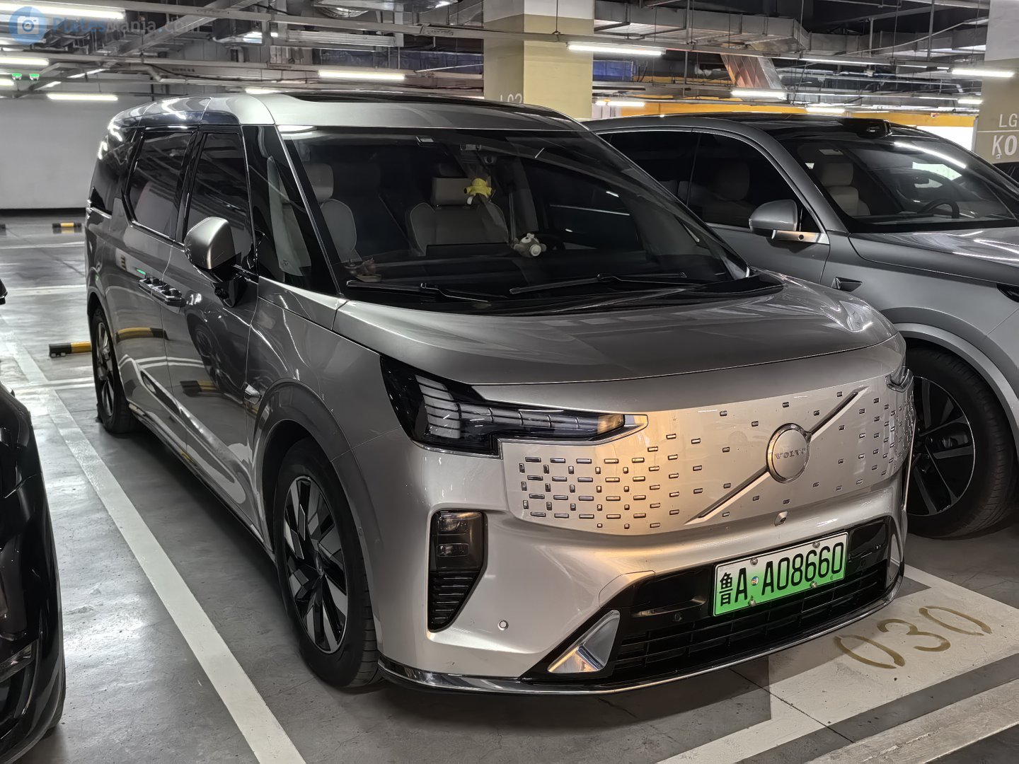 鲁A·A08660, Volvo EM90 1st gen, 2023–