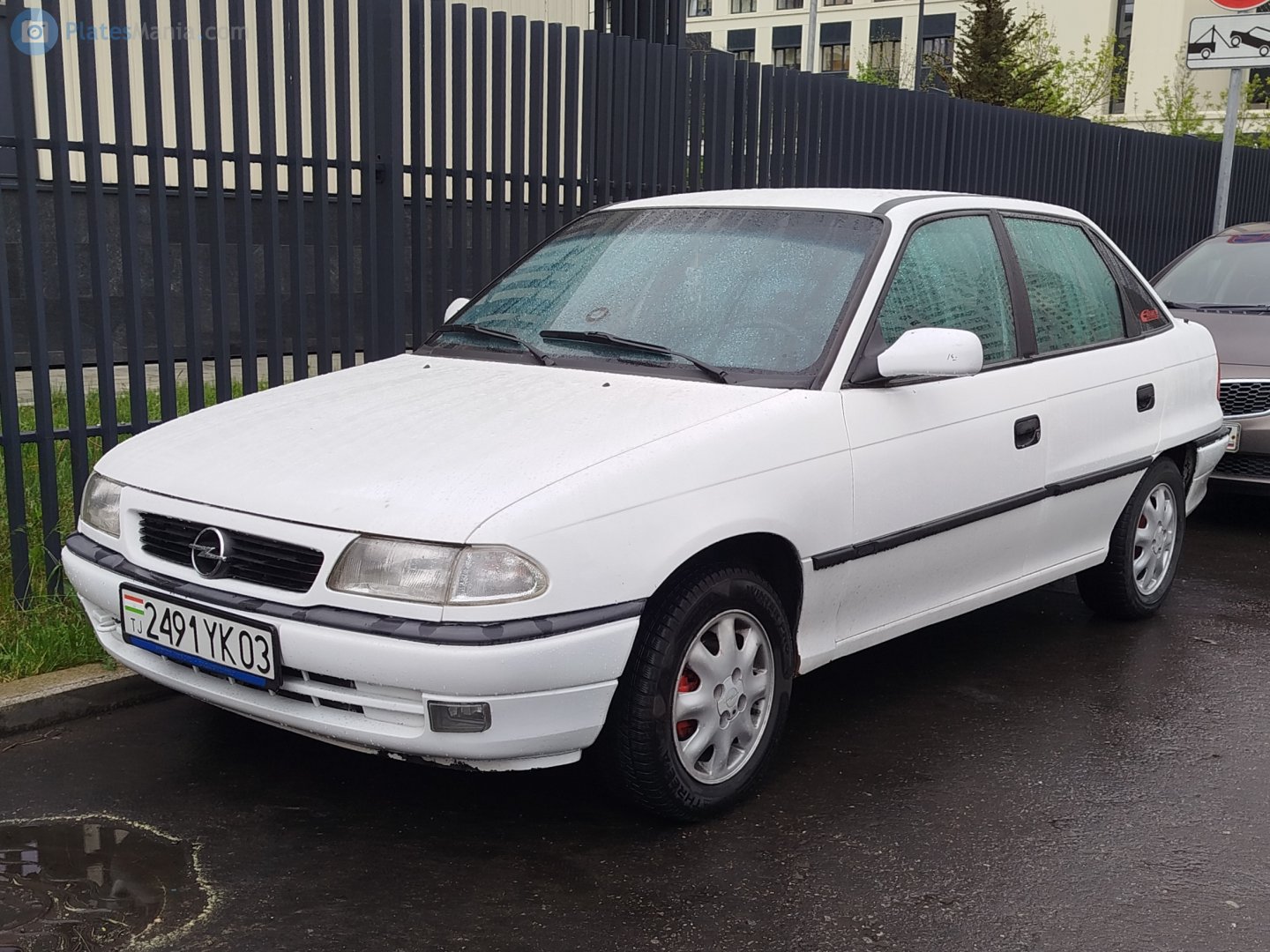 2491YK03, Opel Astra 1st gen Sedan (F; T92), 1992–1998 (–2002 for Eastern Europe)