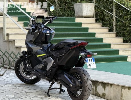 YY 077, Honda X-ADV