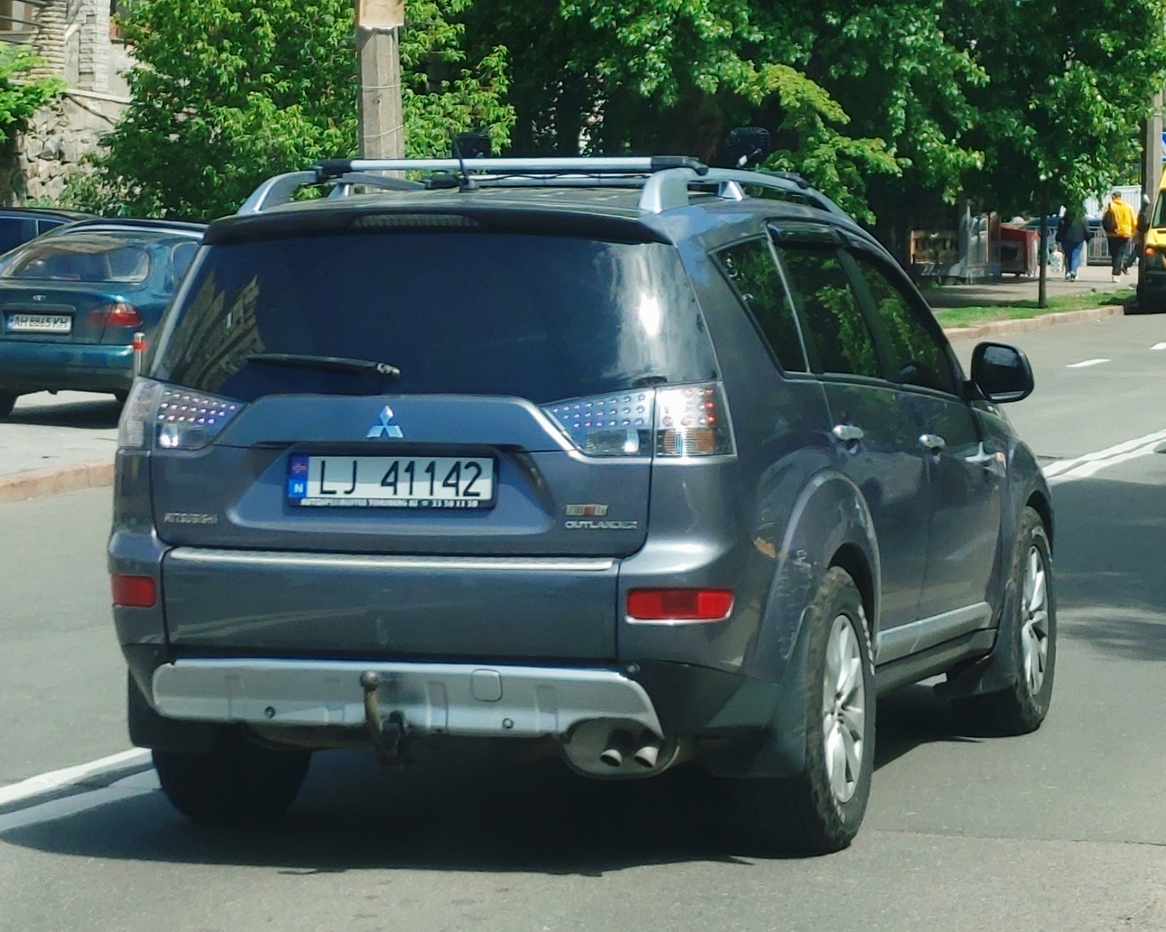 LJ 41142, Mitsubishi Outlander 2nd gen (XL) (CW/ZG/ZH), 2005–2013