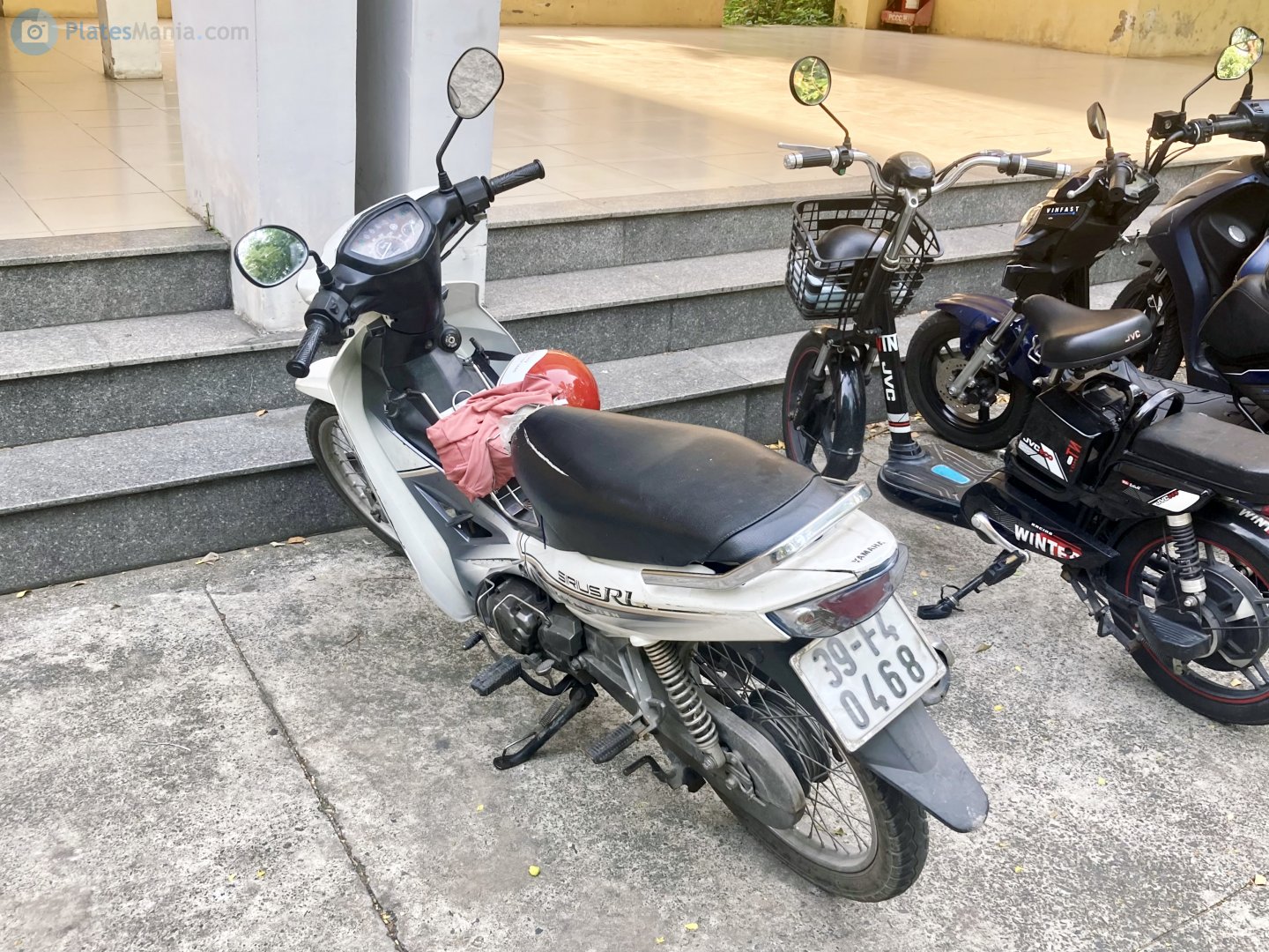 39-F4 0468, Yamaha Sirius 