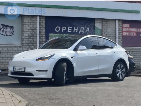 AA 4509 YC, Tesla Model Y