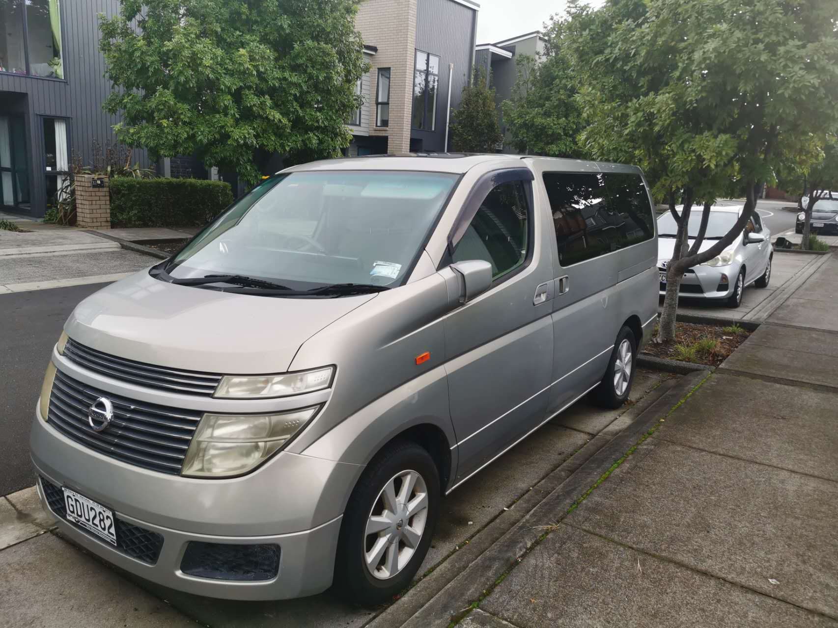 GDU282, Nissan Elgrand 2nd gen (E51), 2002–2010