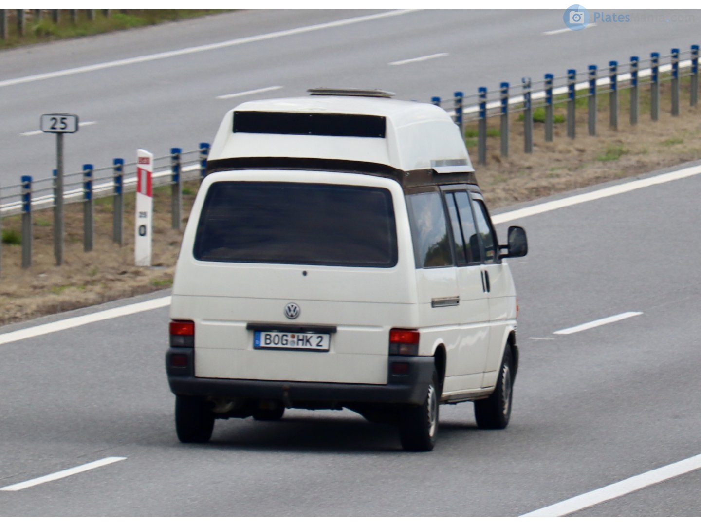 BOG HK 2, Volkswagen Transporter 4th gen Highroof Van (T4) (70/7D), 1990–2003