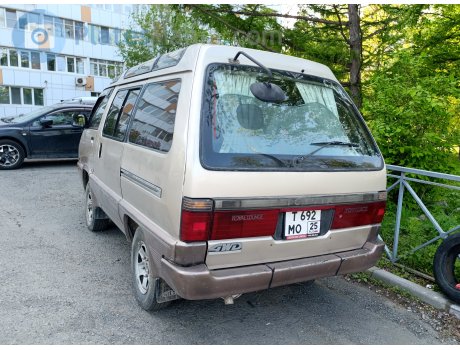 т692мо25, Toyota MasterAce Surf
