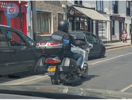 585 AZE 44, BMW R Series