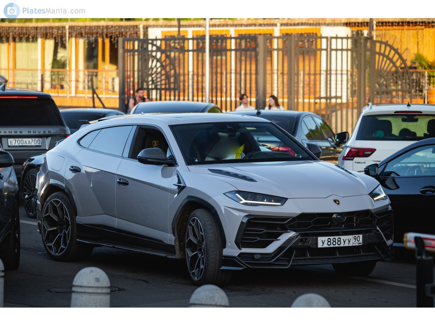 у 888 уу 90, Lamborghini Urus 1st gen, 2018–
