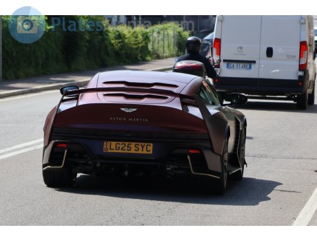 LG25 SYC, Aston Martin Valour