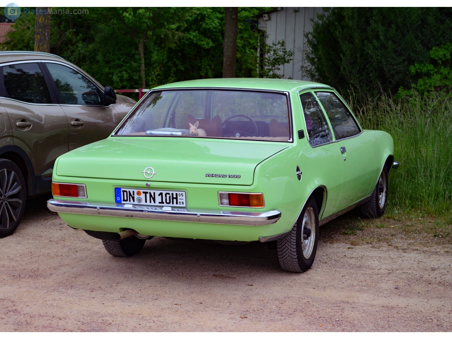 DN TN 10H (05/09), Opel Rekord 4th gen 2-door Sedan (D), 1972–1977
