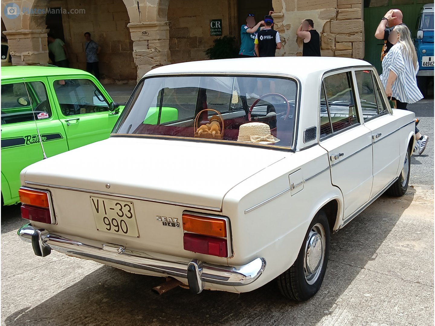 VI-33990, SEAT 124 1st gen (FA/FB) Berlina, 1968-1975