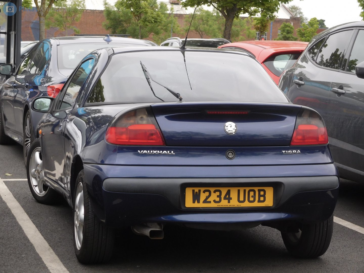 W234UOB, Vauxhall Tigra 1st gen Coupé (A; S93), 1994–2000
