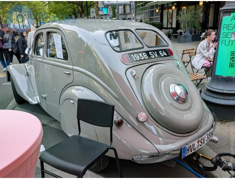1938 SV 64, Peugeot 402