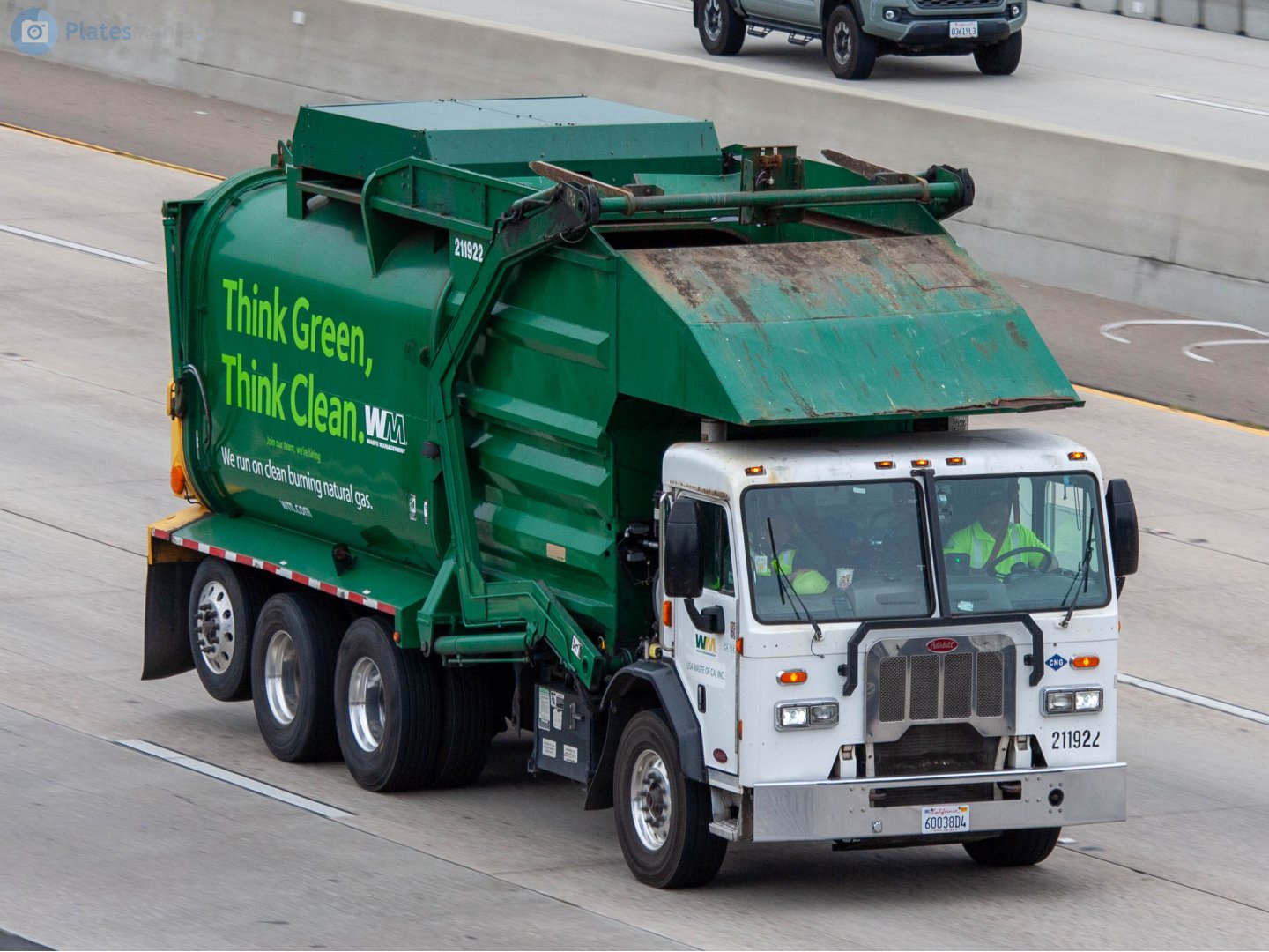 60038D4, Peterbilt 320 