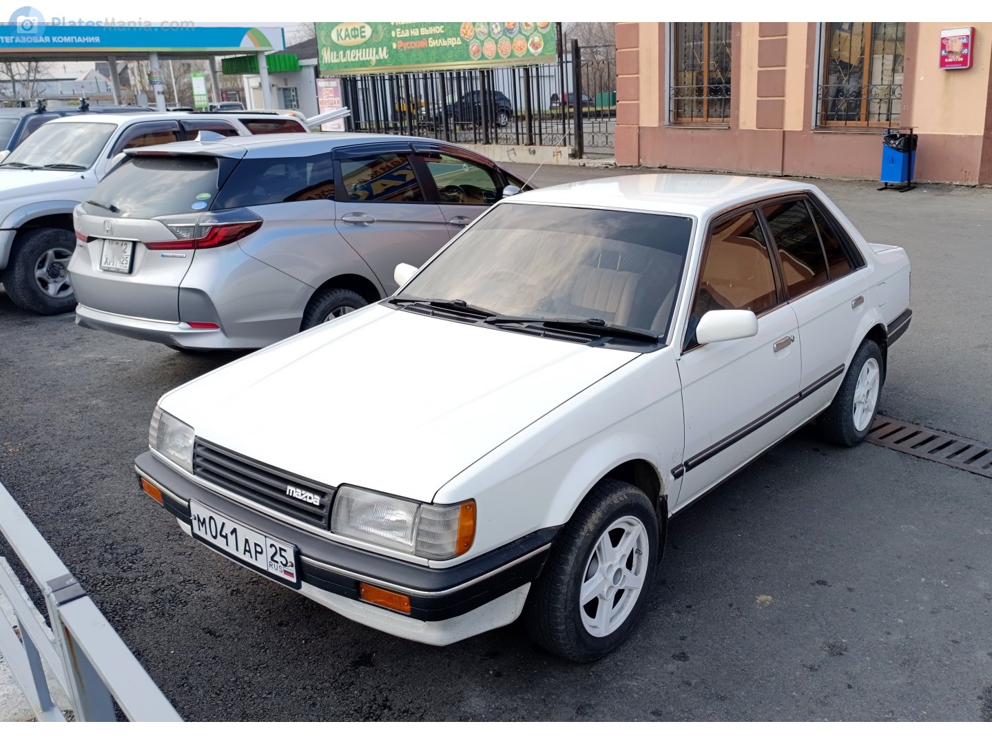 м 041 ар 25, Mazda Familia 5th gen Sedan (BF), 1985–1989