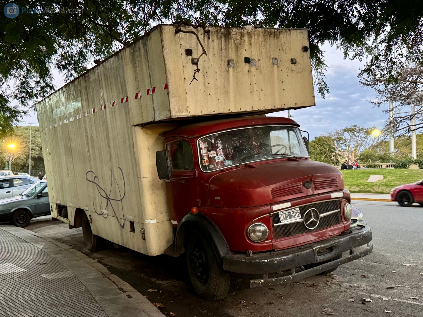 WYS 556, Mercedes-Benz L/LA-Series Trucks 