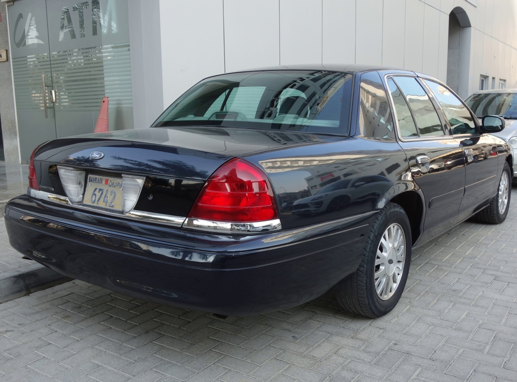 6742, Ford Crown Victoria 2nd gen (EN114), 1997–2012