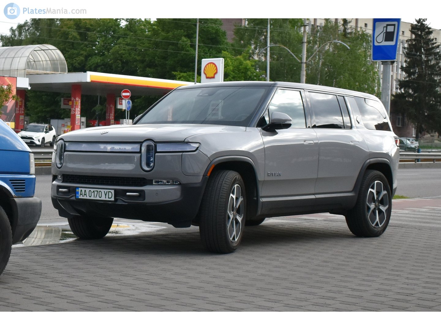 AA 0170 YD, Rivian R1S 1st gen, 2022–