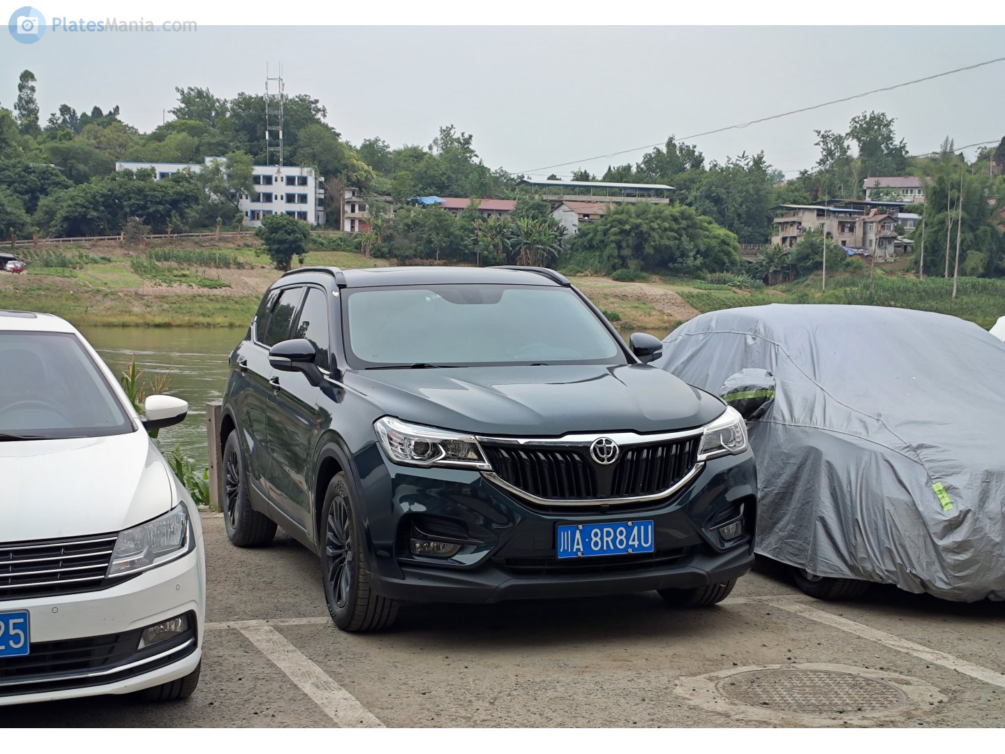 川A·8R84U, Brilliance (Huachen Zhonghua) V6 