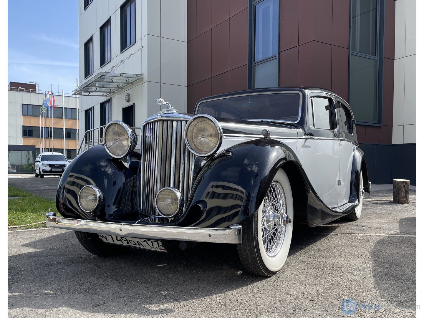 у 749 оа 177, Jaguar SS 