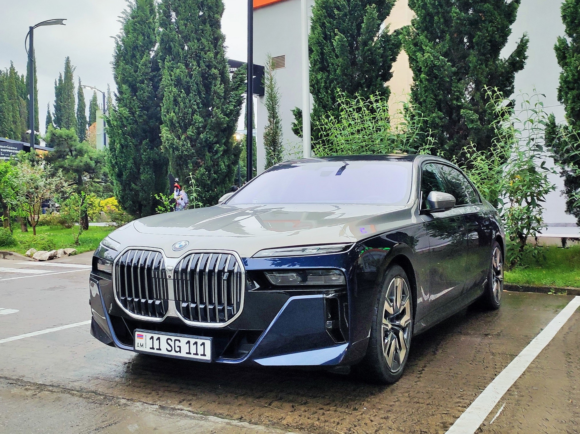 11 SG 111, BMW i7 1st gen (G70), 2022–