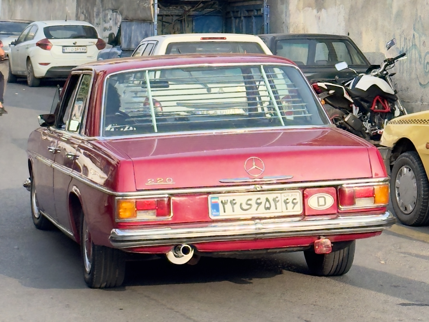 ۳۴ی۶۵۴ ۴۶, Mercedes-Benz E-Klasse 200–280 Sedan (W114/W115), 1967­–1976