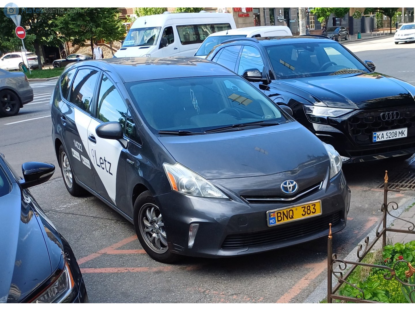 BNQ 383, Toyota Prius 3rd gen α / v / Plus Minivan (ZVW40/ZFW40), 2011–2021