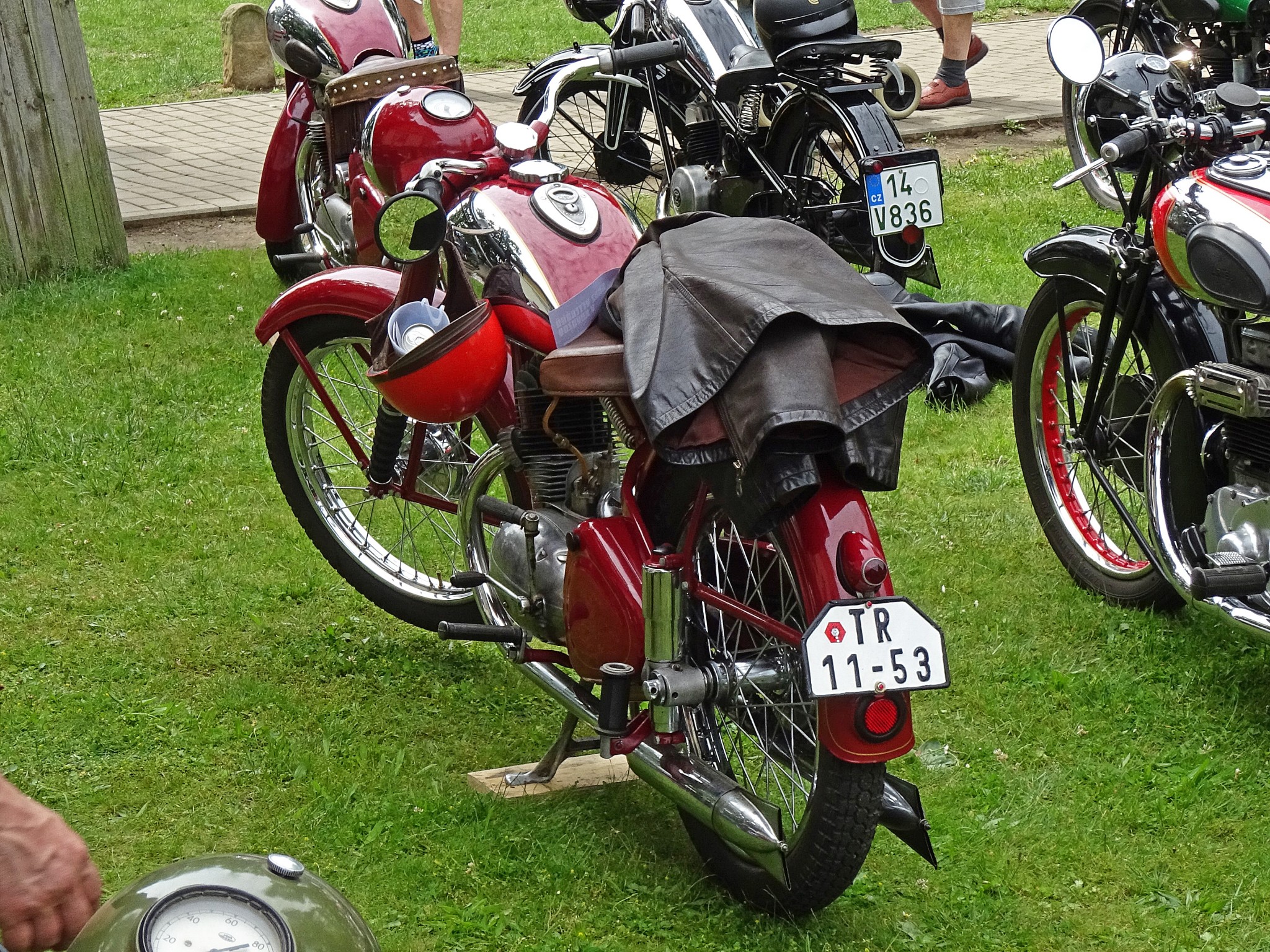 TR 11-53, Jawa 250 Pérák, 1946–1954