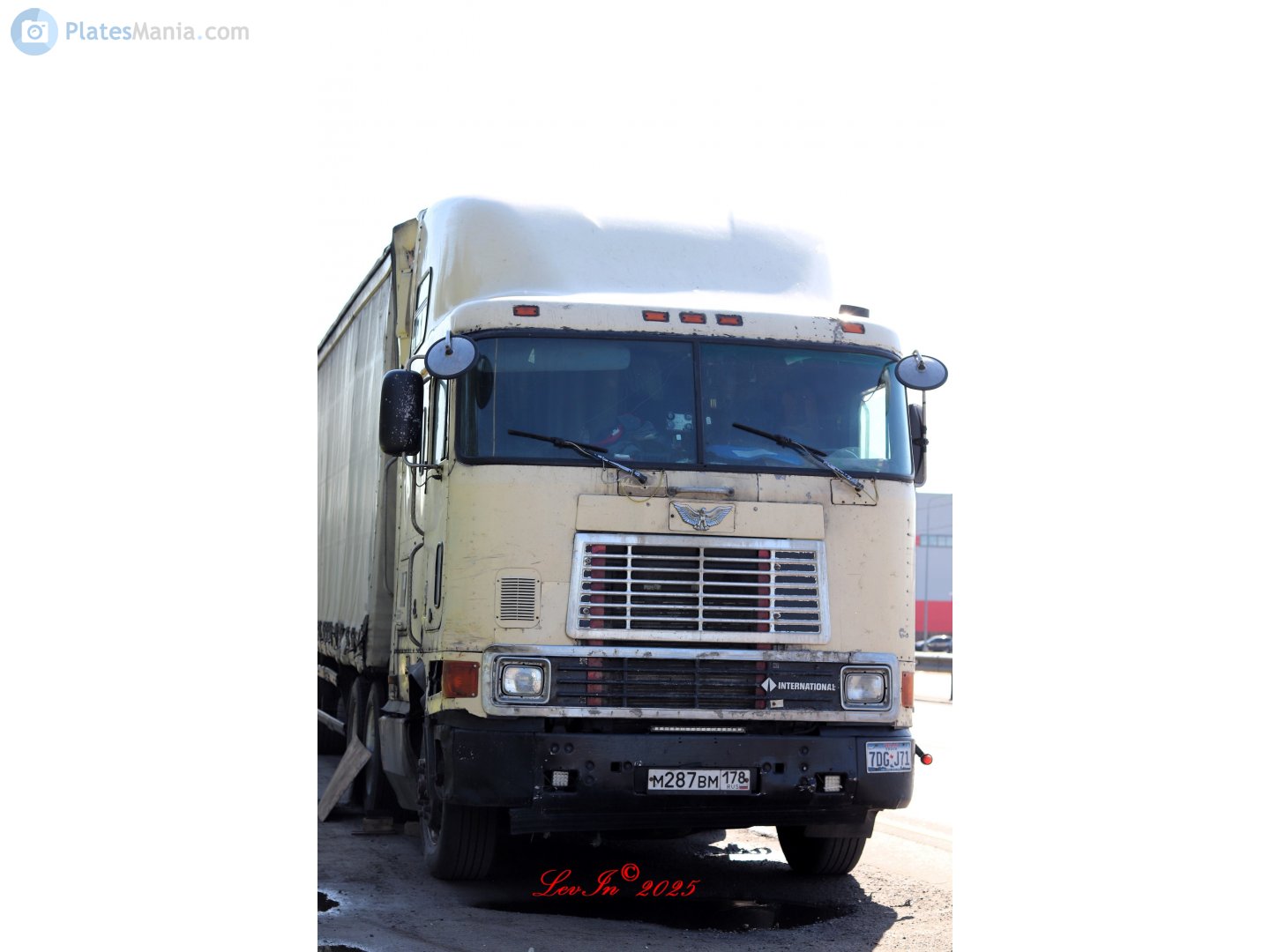 7DG-J71, License plate without vehicle 