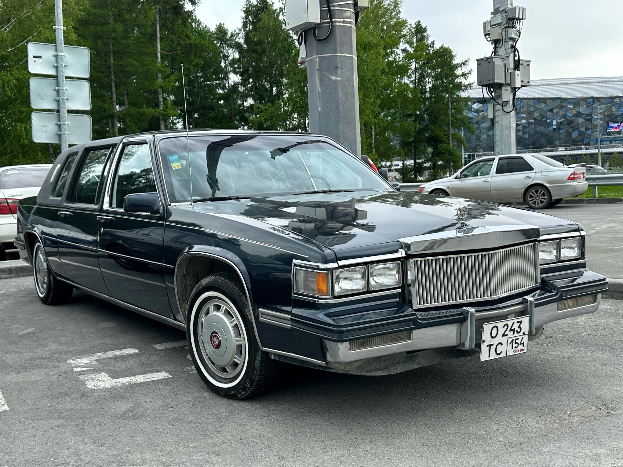 о 243 тс 154, Cadillac Fleetwood 1st gen Limousine (33; C-body), 1984–1992
